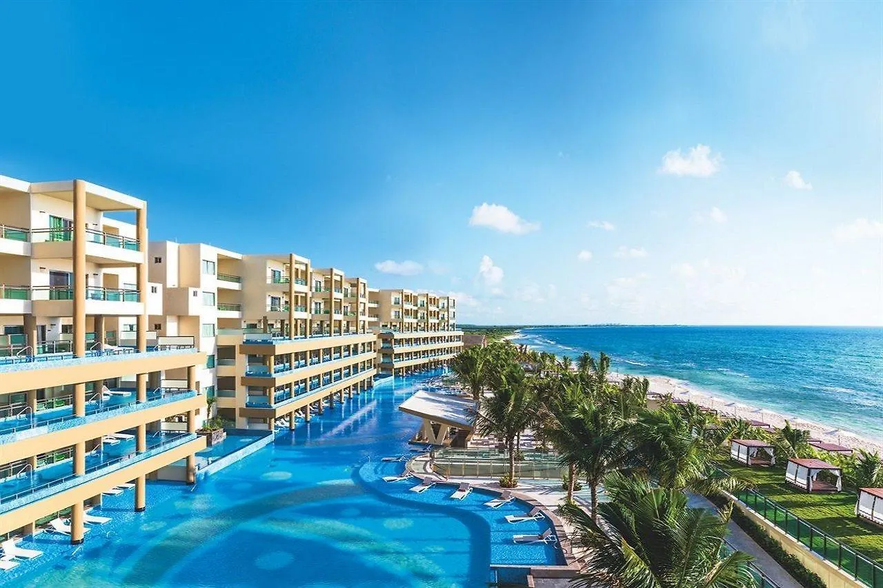 Generations Riviera Maya Family Resort Catamaran, Water Park & More Inclusive 莫雷洛斯港