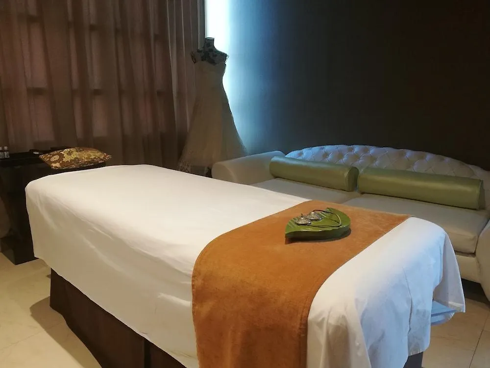 Generations Riviera Maya Family Resort Catamaran, Water Park & More Inclusive 莫雷洛斯港